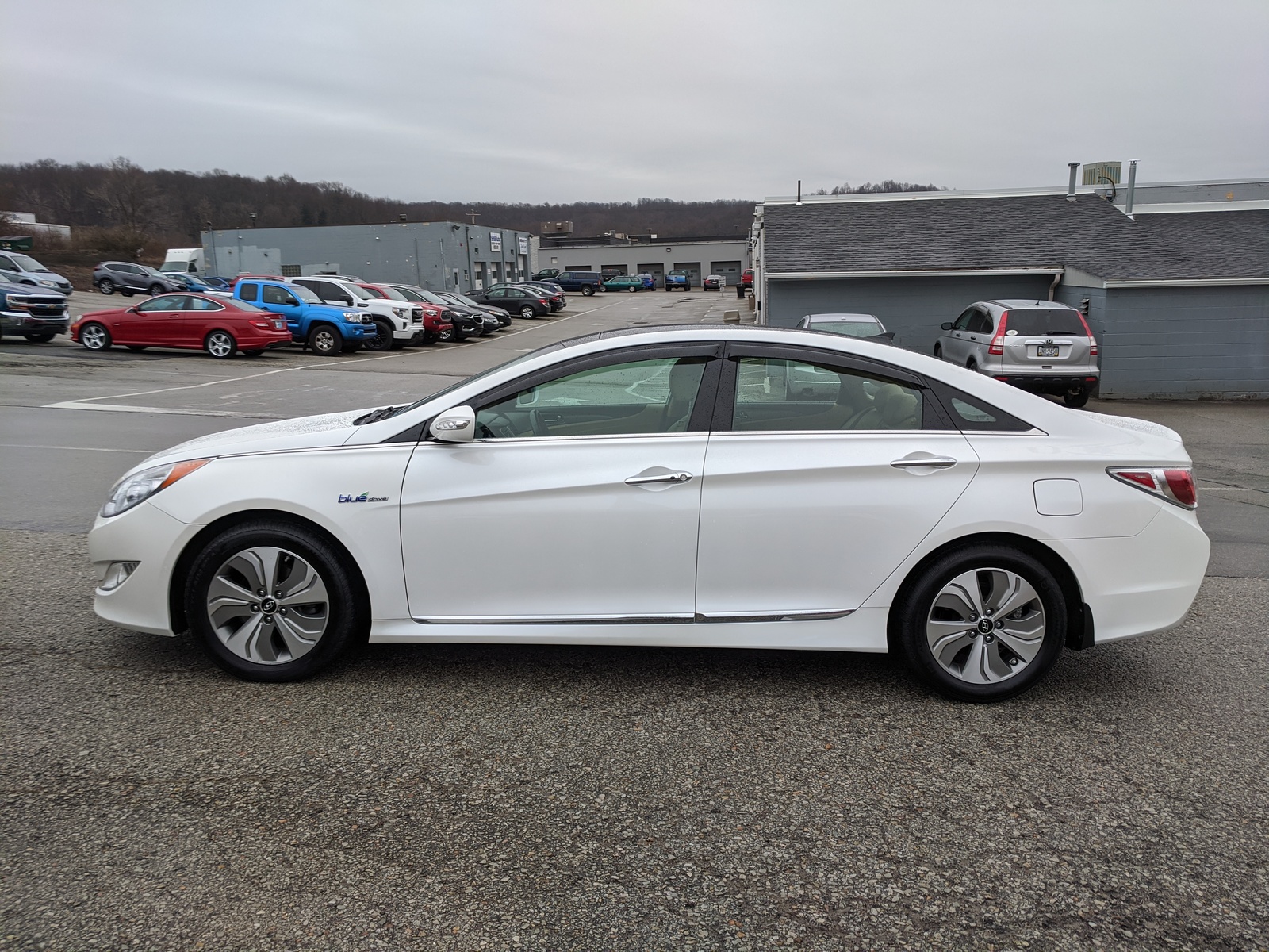 PreOwned 2015 Hyundai Sonata Hybrid Limited in Diamond White Pearl