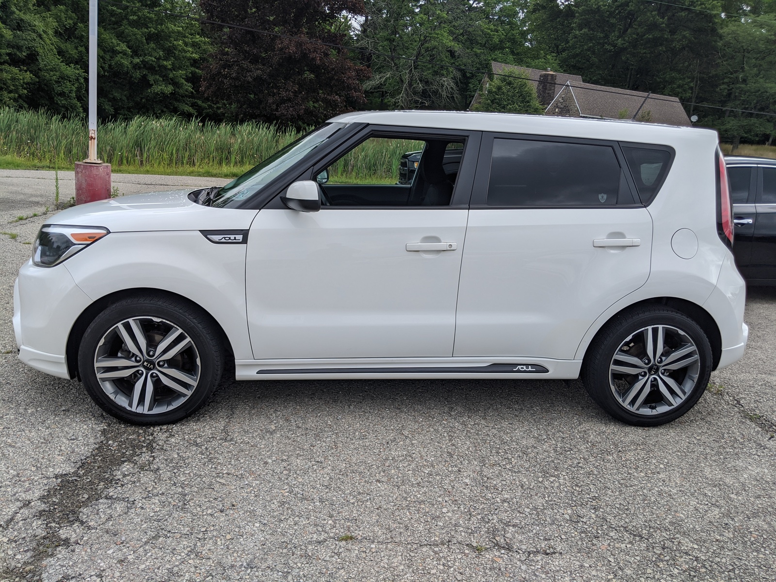 Pre-Owned 2016 Kia Soul + in WHITE | Greensburg, PA | #K81632F